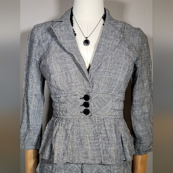 🚨Sale🚨Vintage 1980's Candies 2 piece Blazer/ Capri Suit, size Small/3 - Picture 3 of 11